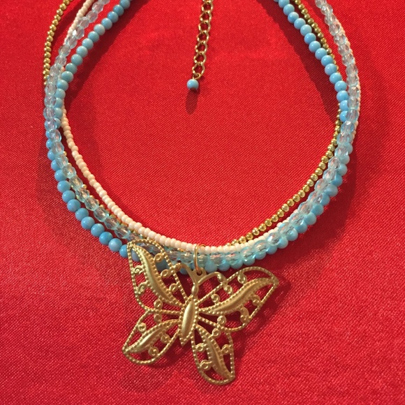 GIRL'S NECKLACE WITH A FILIGREE BUTTERFLY PENDANT - Picture 2 of 3